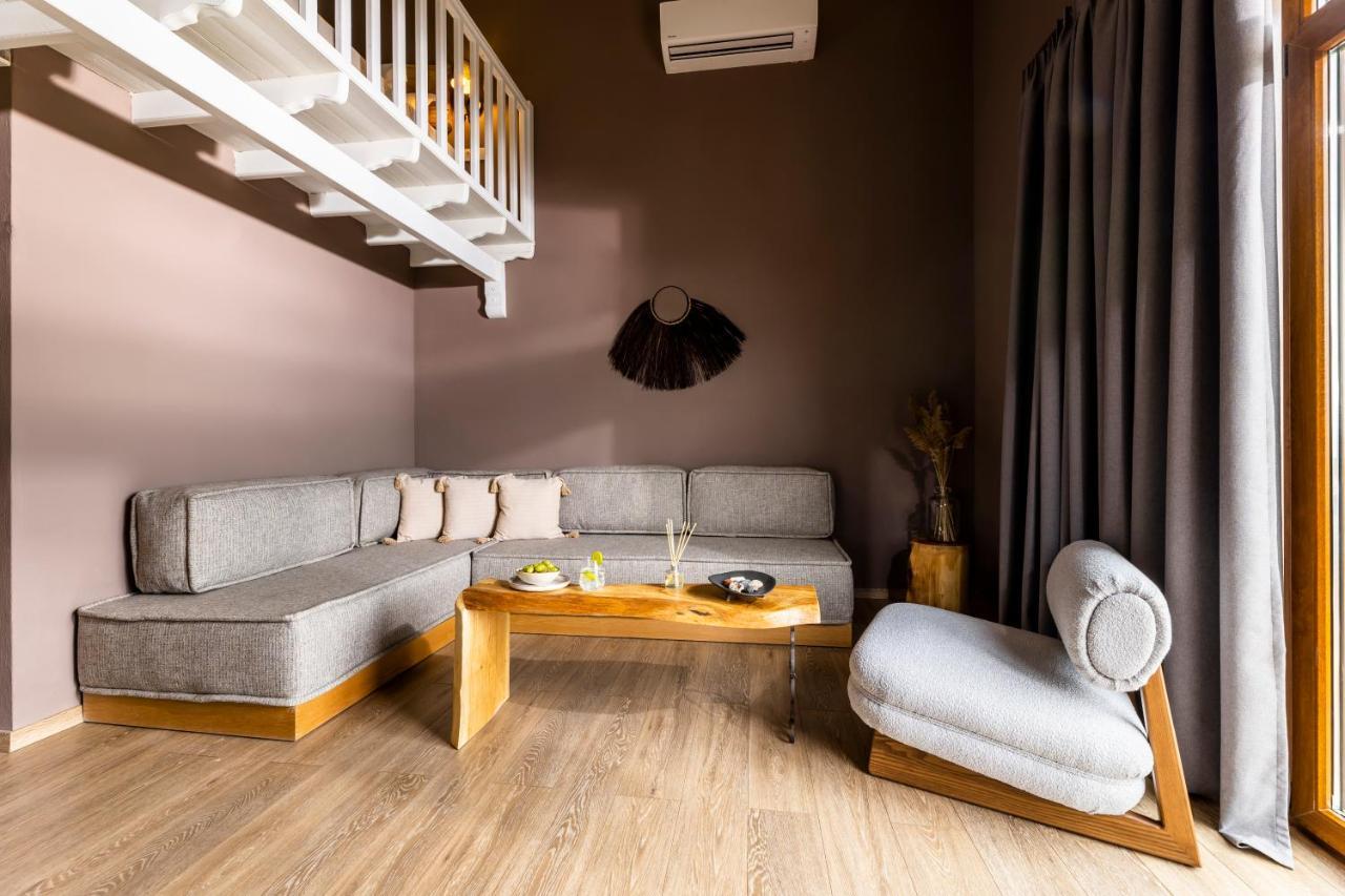Отель Skiathos Avaton & Villas, Philian And